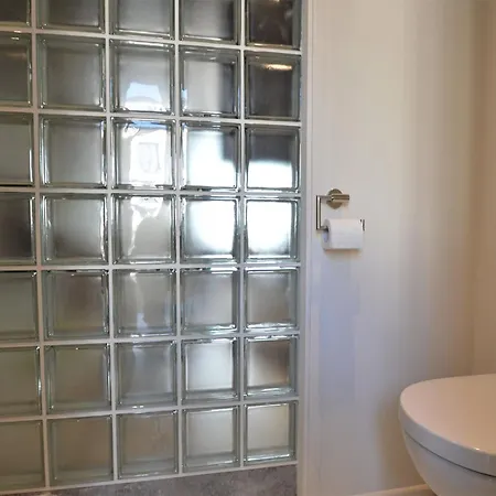 Hideaway With Tub, Cleaning Included Ferienhaus Rochehaut
