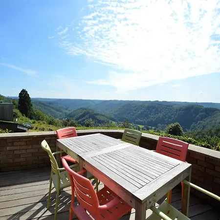 Hideaway With Tub, Cleaning Included Ferienhaus